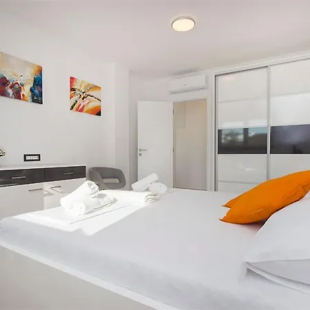 Apartament Of Murter, Three Bedroom Murter