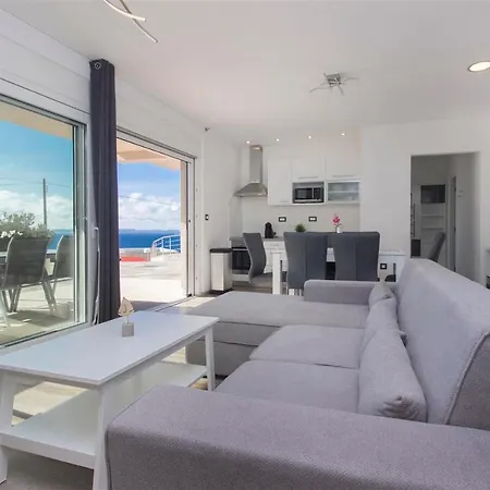 Of Murter, Three Bedroom * 穆泰尔岛