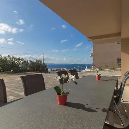 Appartamento Of Murter, Three Bedroom Murter