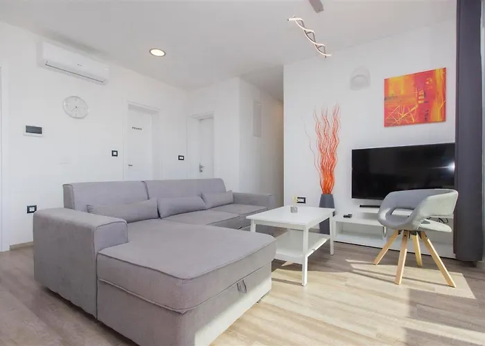 דירה Of Murter, Three Bedroom