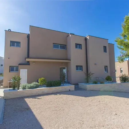 Of Murter, Three Bedroom Апартаменты Муртер
